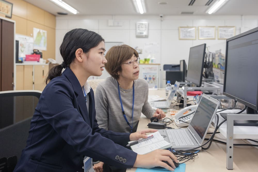 ロイヤル総合研究所様、作業中の様子